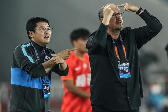 土媒：穆帅致电C罗，询问他是否有意来费内巴切